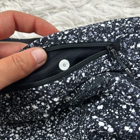 Lululemon Tight Stuff Crop II Splatter Alpine White Black - Picture 4 of 4